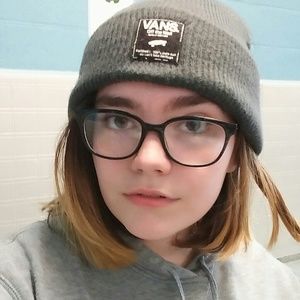 Meet your Posher, Becca